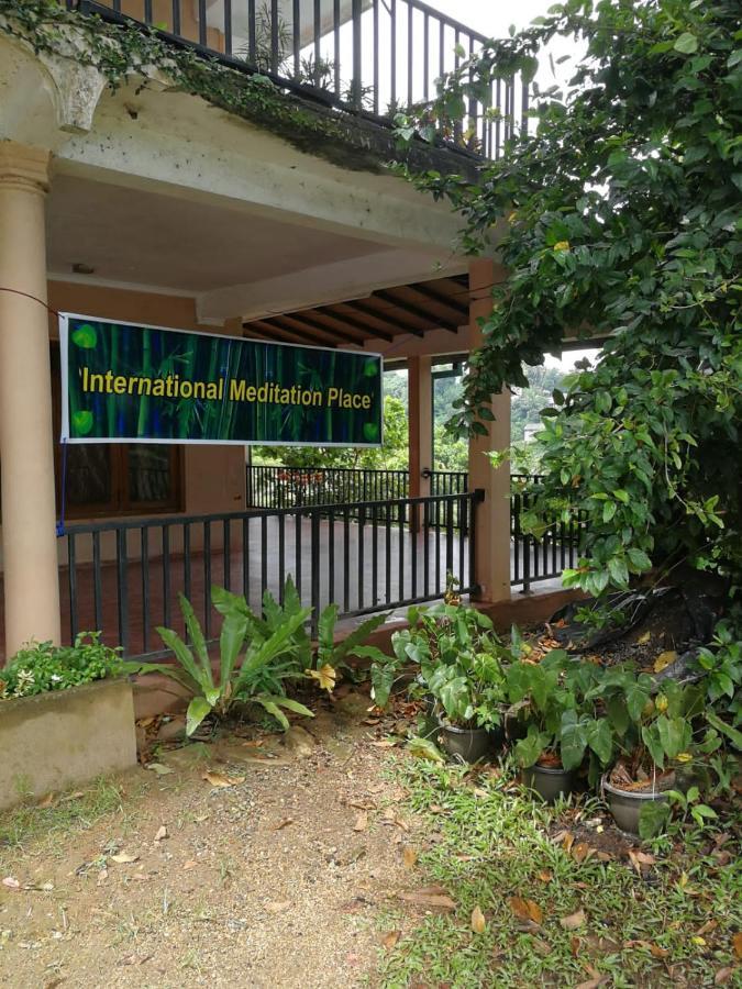 Nisha Homestay Inn Peradeniya Buitenkant foto