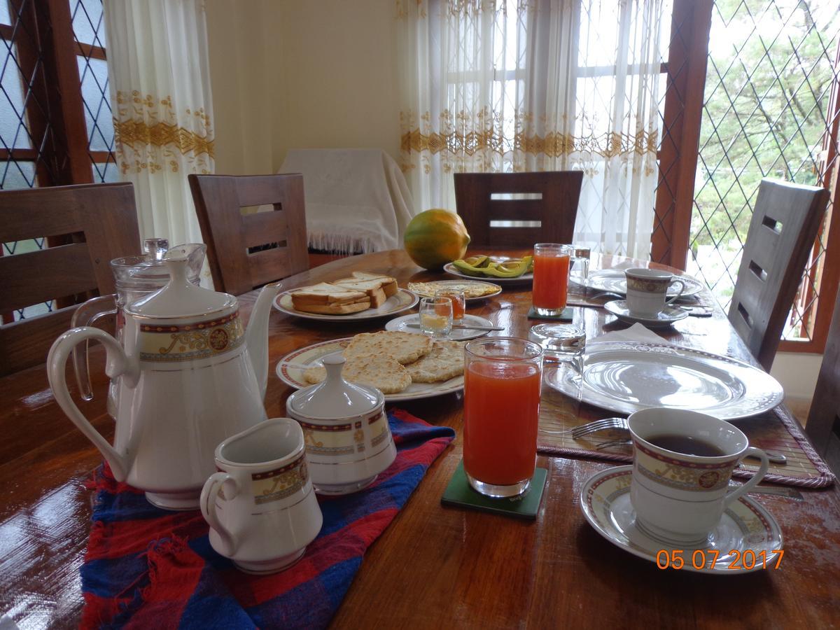 Nisha Homestay Inn Peradeniya Buitenkant foto