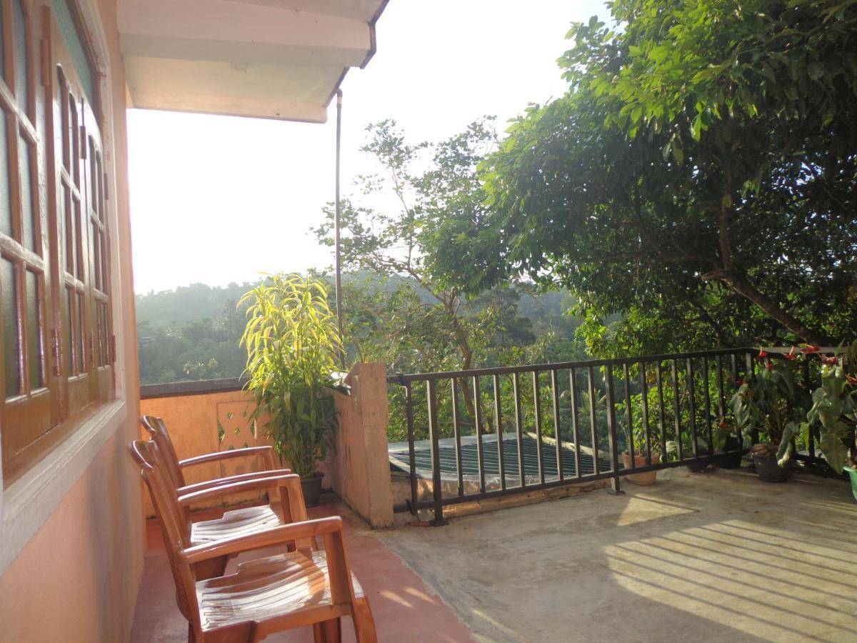 Nisha Homestay Inn Peradeniya Buitenkant foto