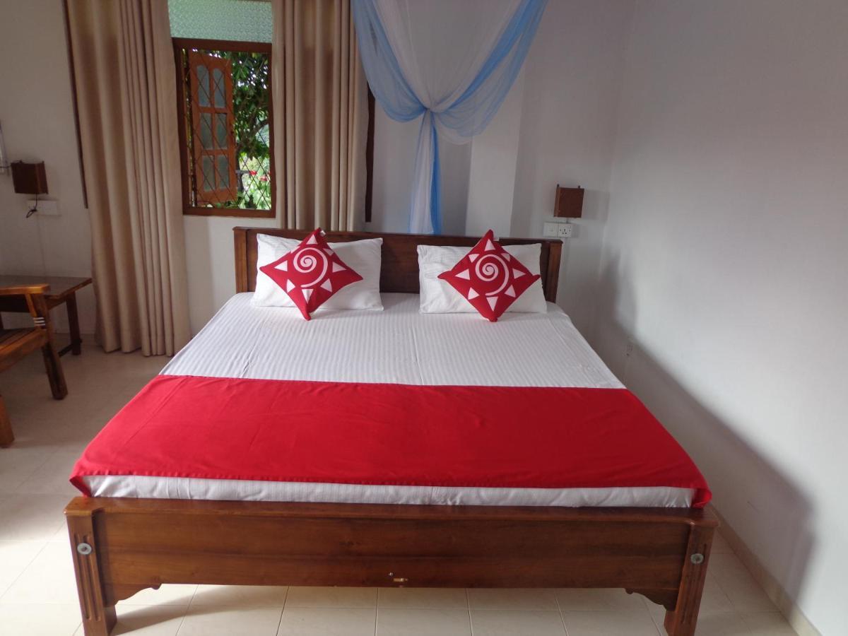 Nisha Homestay Inn Peradeniya Buitenkant foto