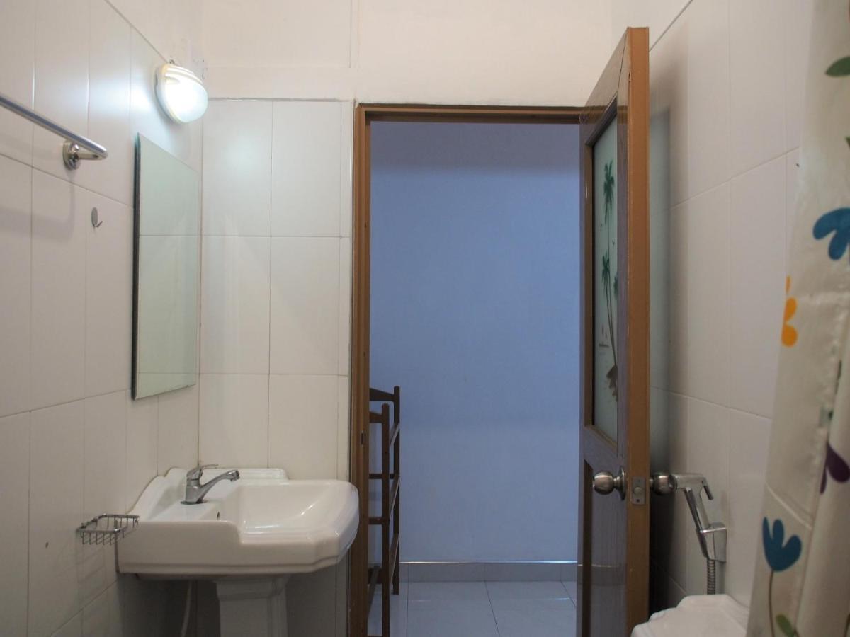 Nisha Homestay Inn Peradeniya Buitenkant foto